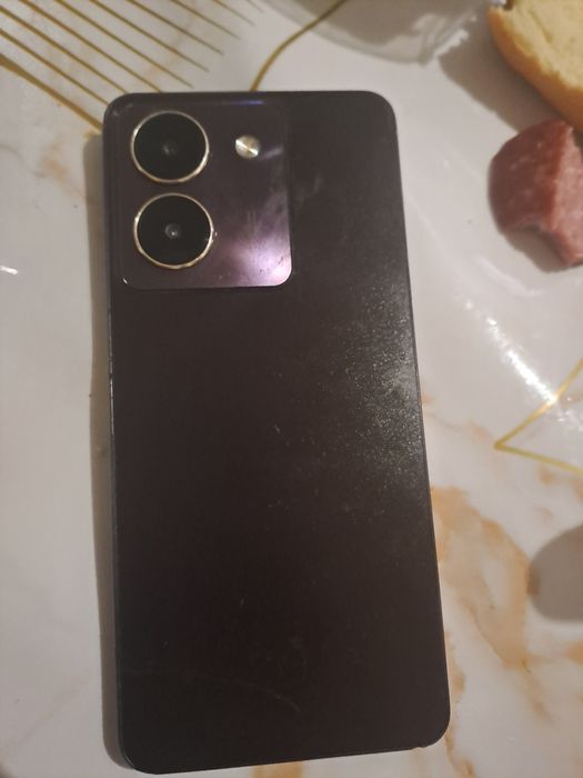 Продам срочно телефон