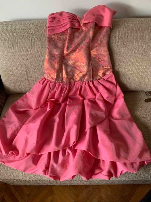 Vand rochie Vintage  deosebita marimea 42/44
