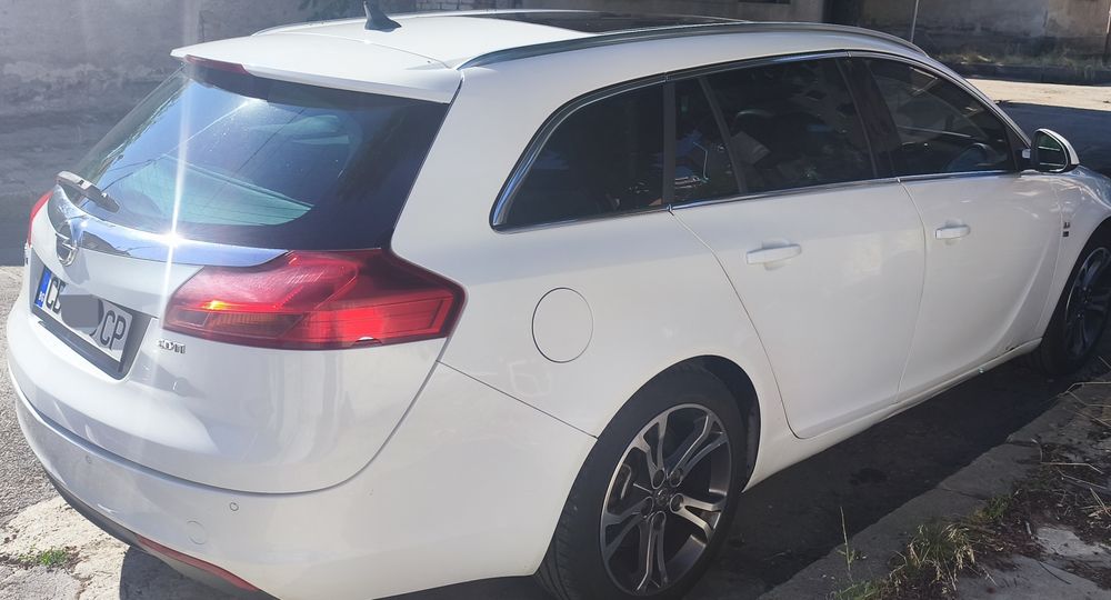 Продавам Opel Insignia