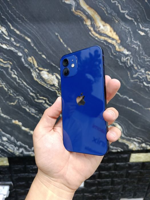 iPhone 12  64/77%