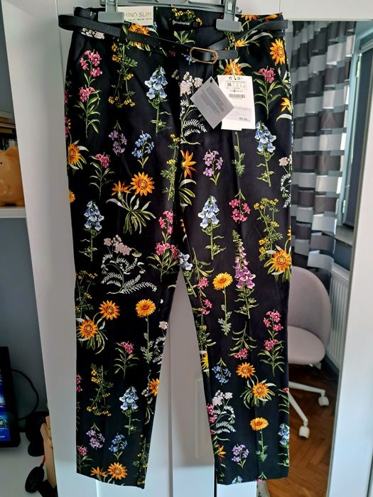 Pantaloni dama Stradivarius