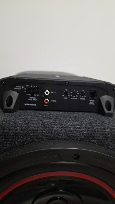 Subwoofer Reiss + Alpine MRV-M250