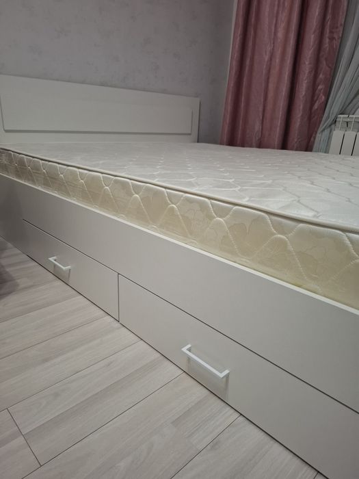 Кровать двухспальняя