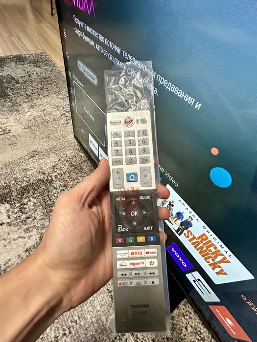 TOSHIBA 43 инча SMART TV (чисто нов)