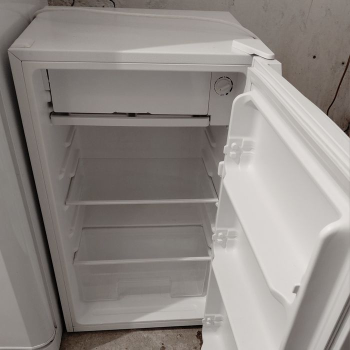 Продам холодильник офисный