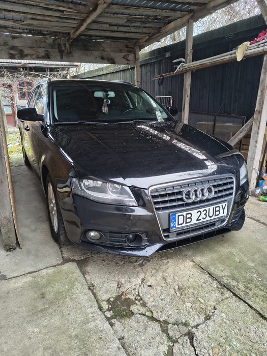 Vând audi A4 b8 motor 2.0