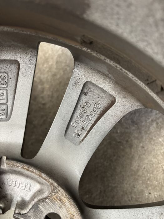 Джанти за Hyundai I10 4x100x15  с гуми Continental
