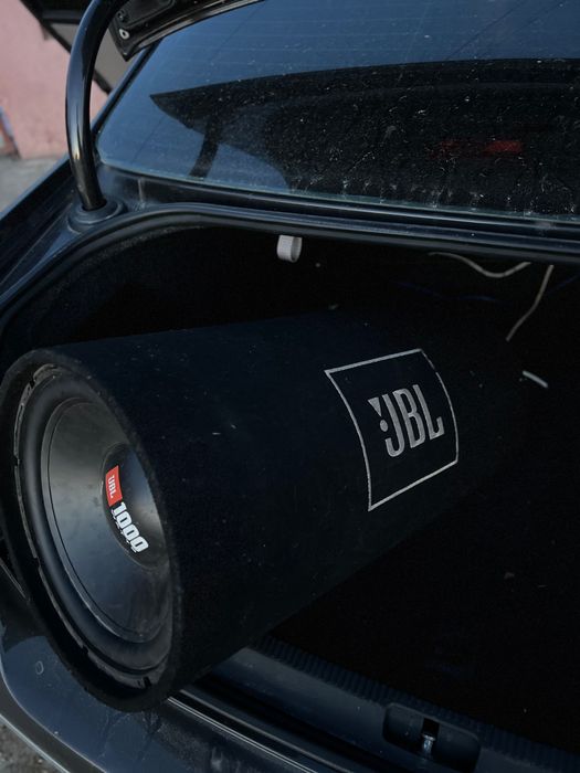 Subwoofer JBL 1000watts și stație
