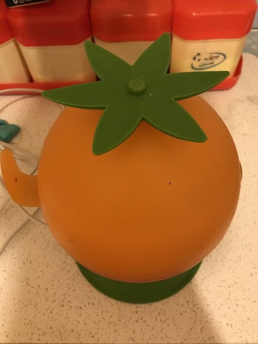 Продам соковыжималку для цитрусовых фруктов. Состояние отличное.