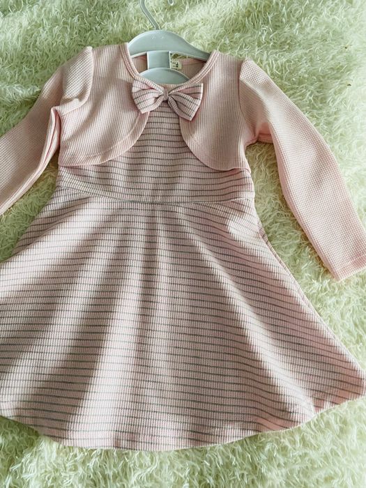 Продам новое детское платье размер 98