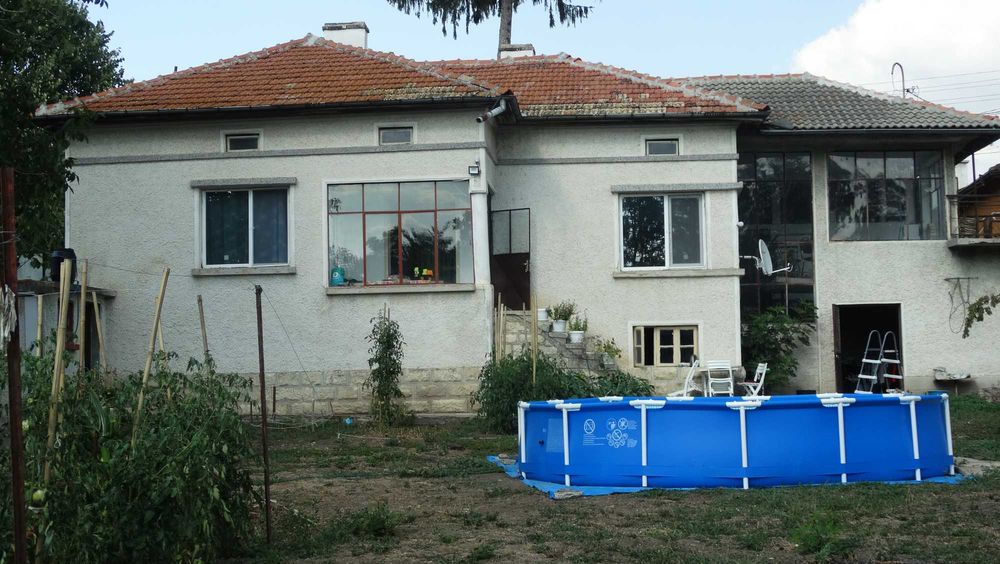 Продава се Къща в Търговище, Център - 100 кв.м за 400 €/кв.м - Снимка #1