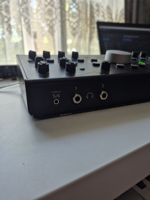 Vând Mackie Big Knob Studio +