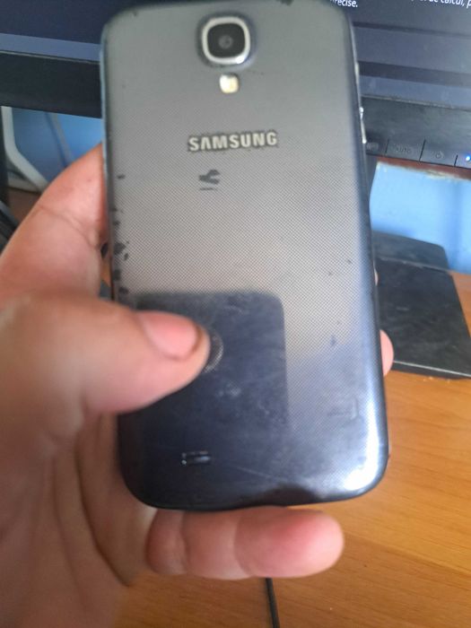 Samsung Galaxy S4 – Funcțional, stare estetică uzată