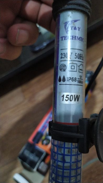 Обогреватель 150 ватт. Недорогие аквариумы.