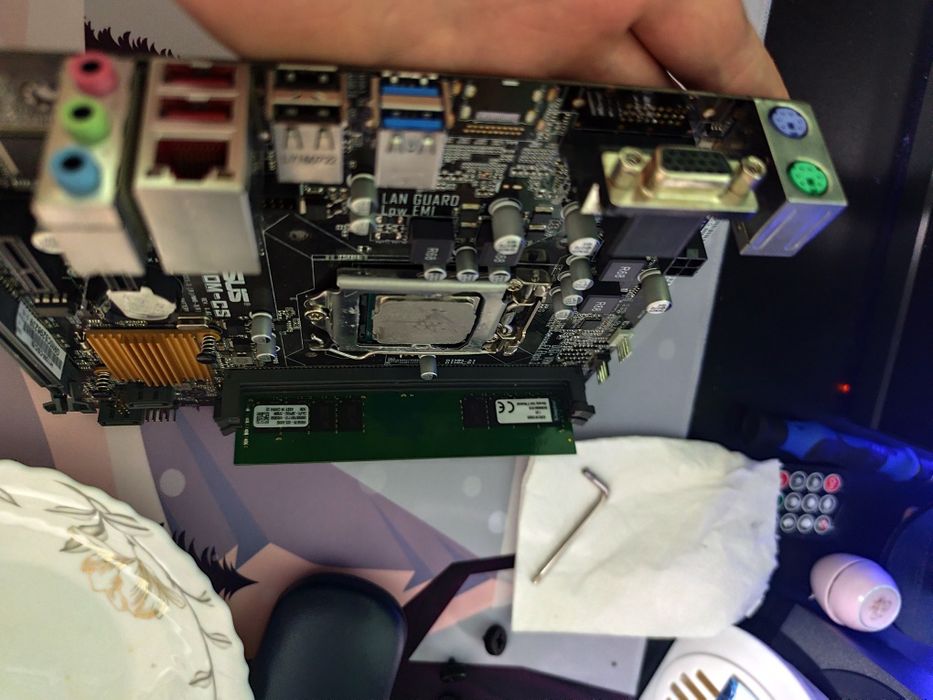 Vând kit placa de baza+ procesor + ram