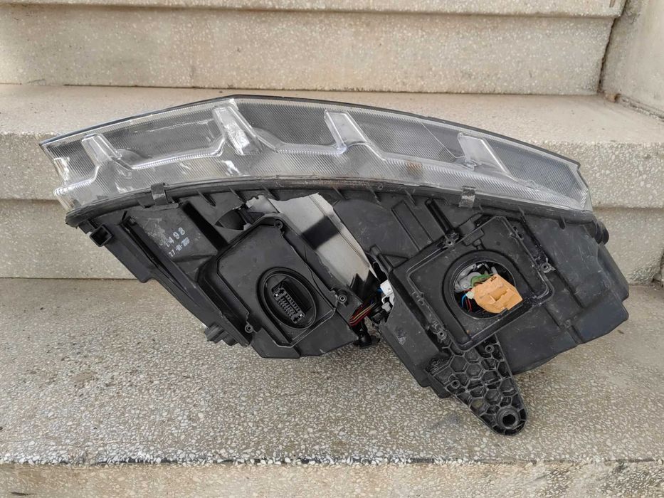 Фар Skoda Octavia Bi-Xenon LED ляв /Фар Шкода Октавиа ксенон  Оригинал