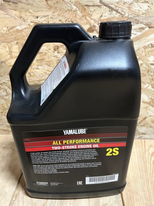 Масло для двухтактных двигателей , YAMAHA
