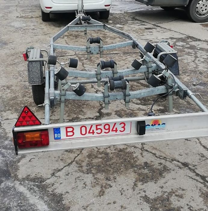 Barca aluminiu Canadian 445 cu peridoc!