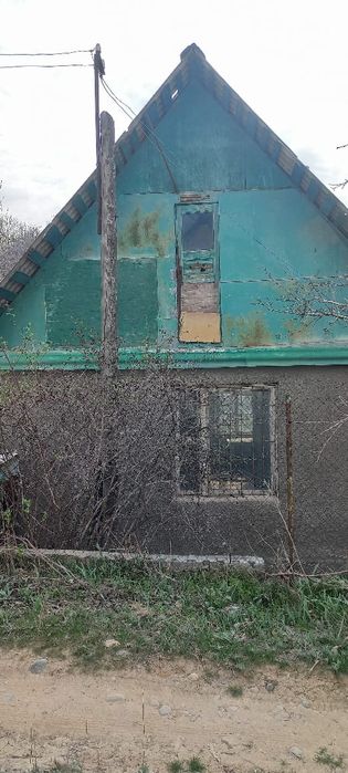 Продам дачу  10 соток земли