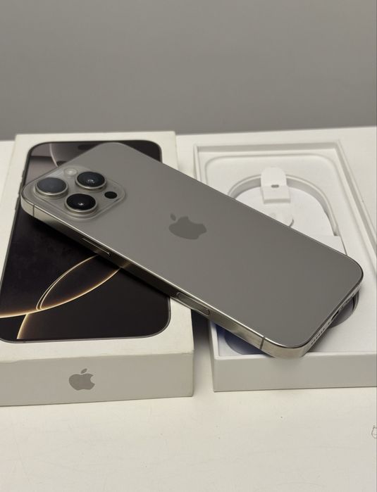 Iphone 16 pro max Natural Titanium