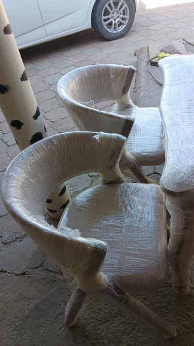 Продам шахматный стол со стульями
