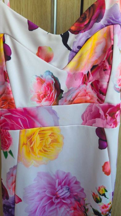 Лятна, цветна рокля