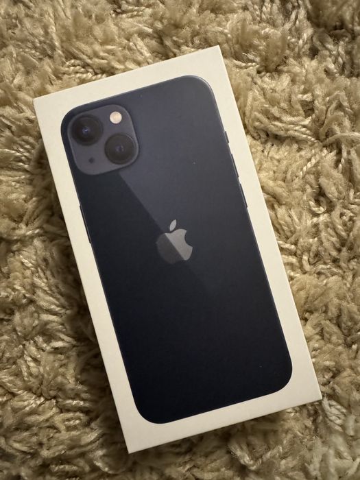 iPhone 13 negru  preț fix 950!