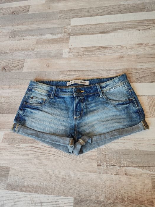 Къси панталони по 8€