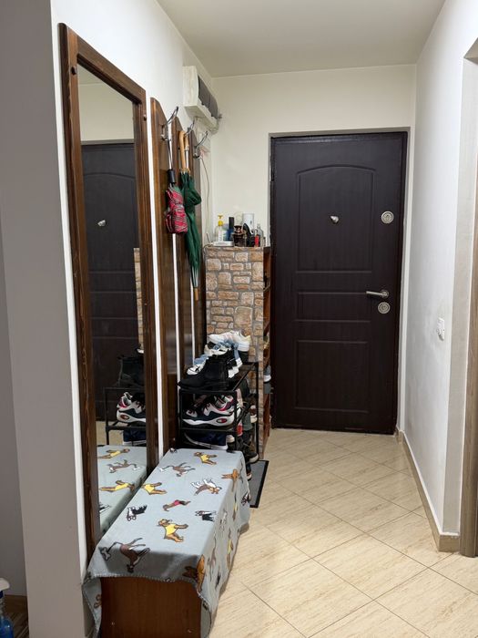 Titlu recomandat pentru OLX: Apartament 3 camere decomandat, 64 mp, Capăt 1, mobilat, mansardă, AC, 92.000 €