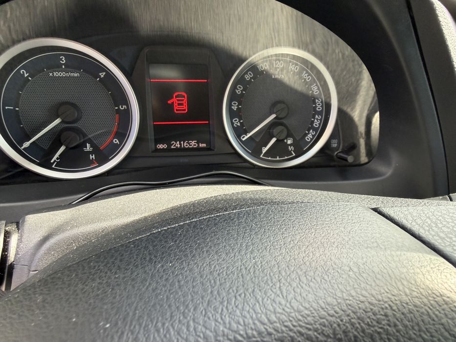 Toyota Auris 2.0 D4D 124 к. с.