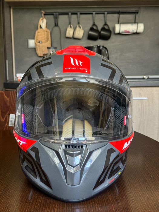Каска MT Helmets