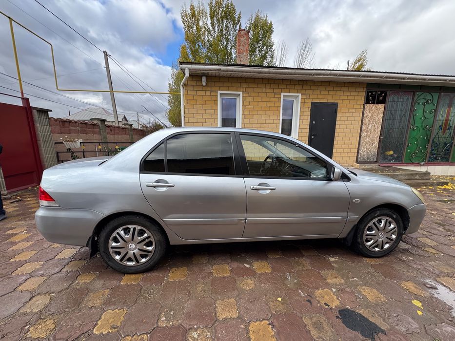 Лансер 9 2005 г