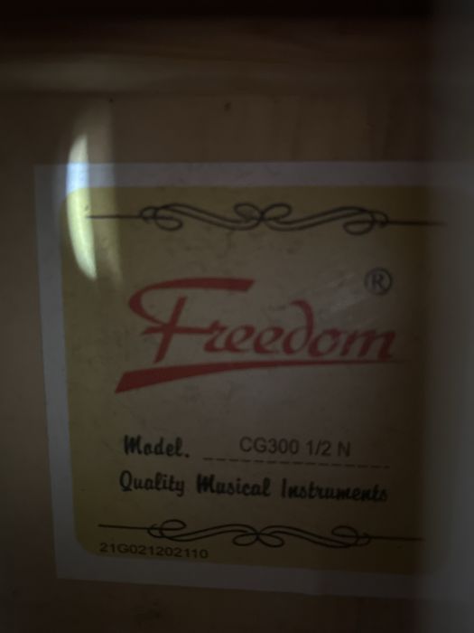 Chitara Freedom noua
