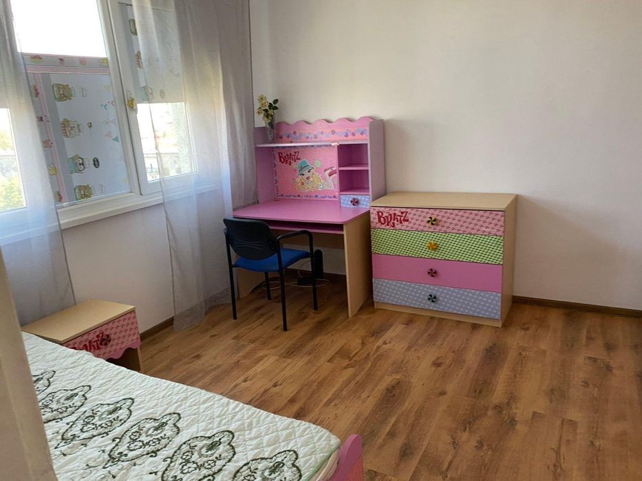 Тристаен апартамент под наем в жк. Христо Смирненски