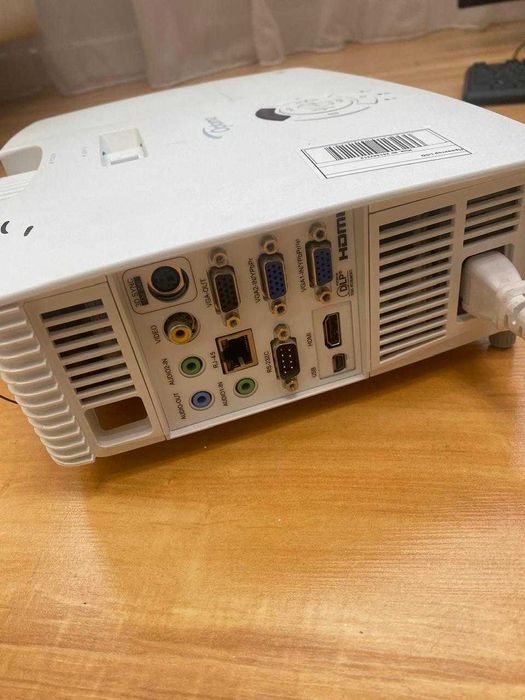 Продам проектор Optoma