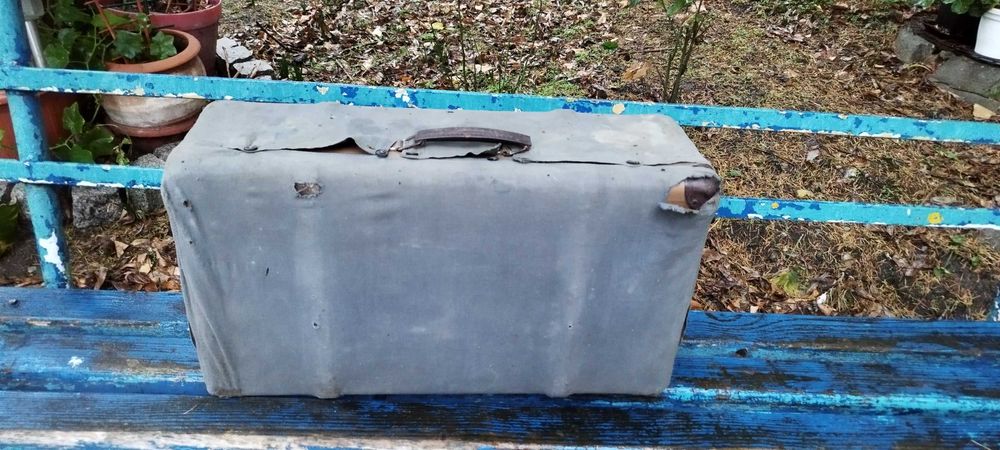 Ретро куфар и затварачка за буркани