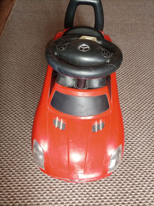 Машинка толокар в отличном состоянии