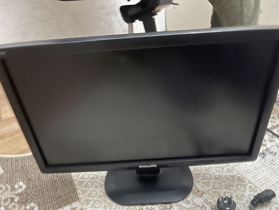 Офисный компьютер рабочий