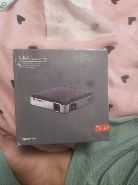 Apeman M4 DLP Mini Projector – Чисто нов