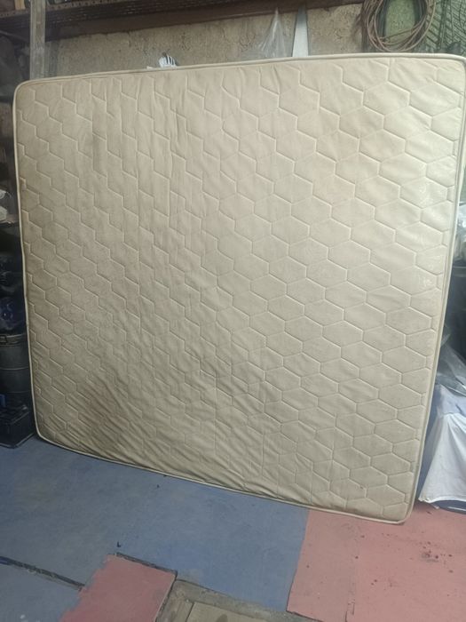 Отдам матрас даром