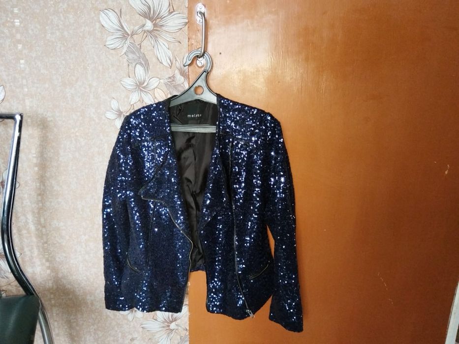 продается пиджак женский новый
