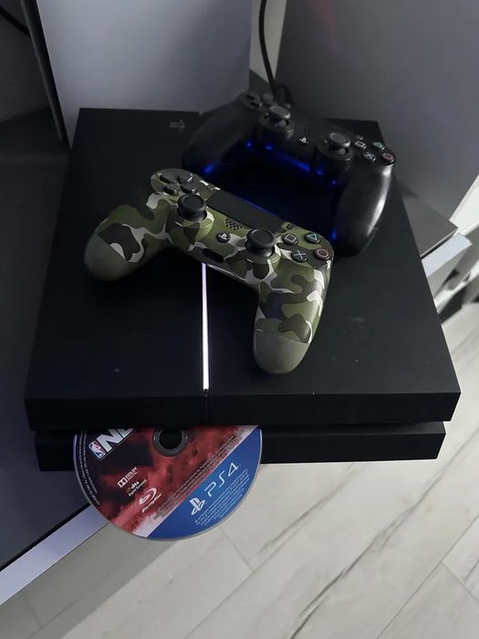 Продам Sony PlayStation 4 С Играми Сони Пс4