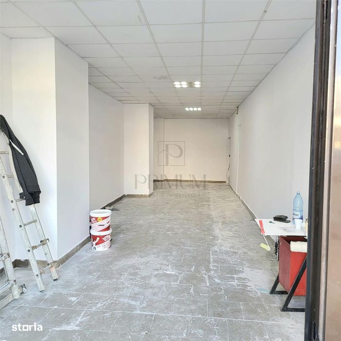 Spatiu comercial renovat cu vitrina - Semicentral