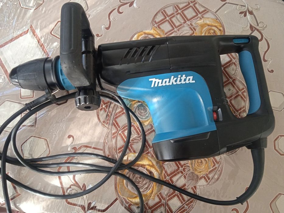 Отбойный молоток Макита