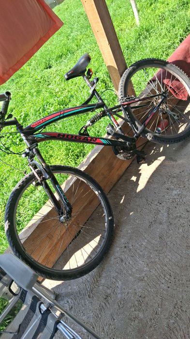 Vând bicicletă foarte bună