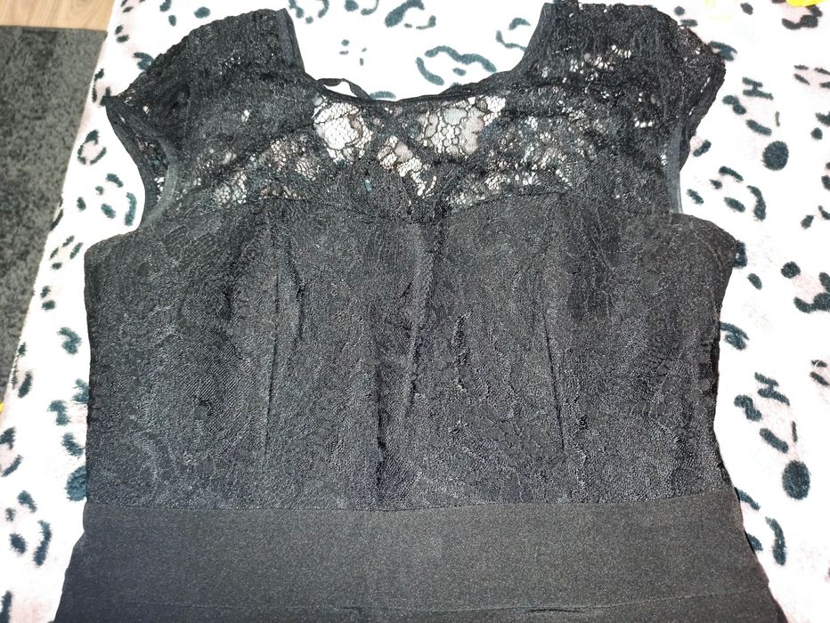 Rochie neagra eleganta