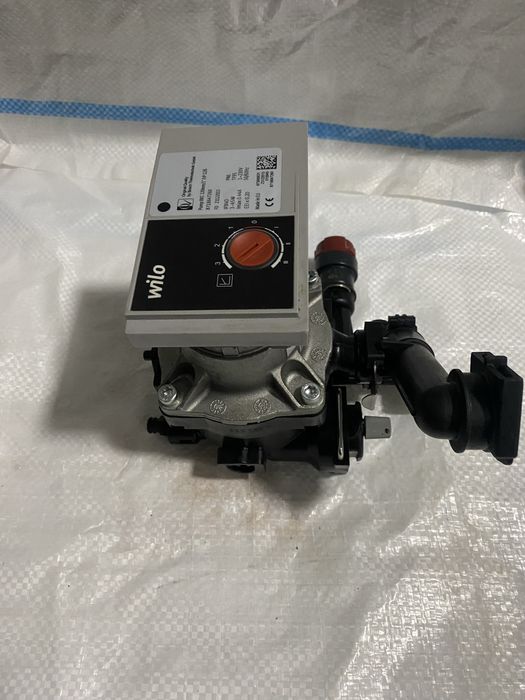 Pompa cu tot cu grup  centrala bosch condes 2000