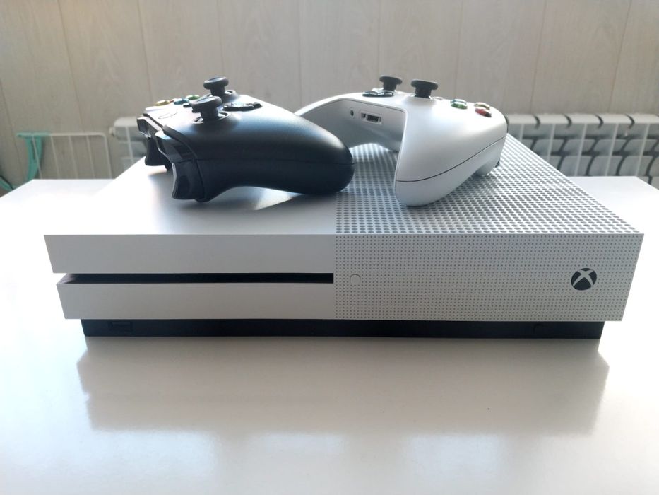 Продаю Xbox one S