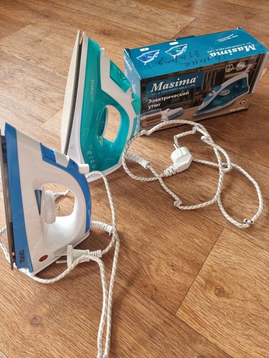 Утюги паровые  три штуки есть