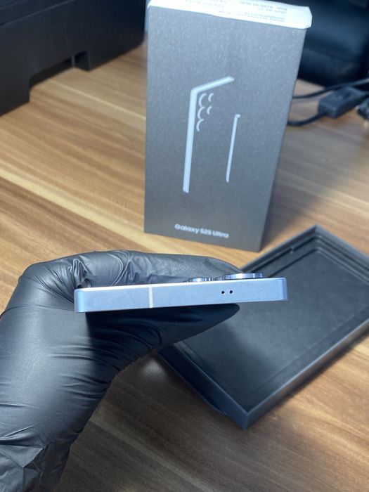 Samsung Galaxy s25 ultra • 256 GB • Titanium Silverblue